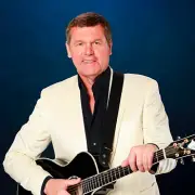 Александр Новиков