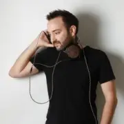 Обложка: Thomas Bronszwaer - Close Horizon