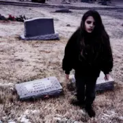 Обложка: Crystal Castles - Suffocation