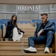Обложка: Jerry Heil x Ochman - BRONIA