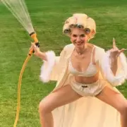 Обложка: ULIANA ROYCE - Не твоя