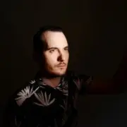 Обложка: Andrew Bayer - The District