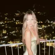 Обложка: Chloe Adams - Iris