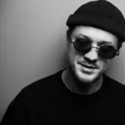 Обложка: Mainstream One - Апрель