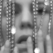 Обложка: Skylar Grey - Show Me Where It Hurts