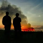 Обложка: Alex Warren & Joe Jonas - Burning Down